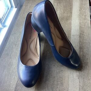 Comfortiva Women's Amora Leather Block Heel Pumps Peacoat Navy Size 11 W Cushion